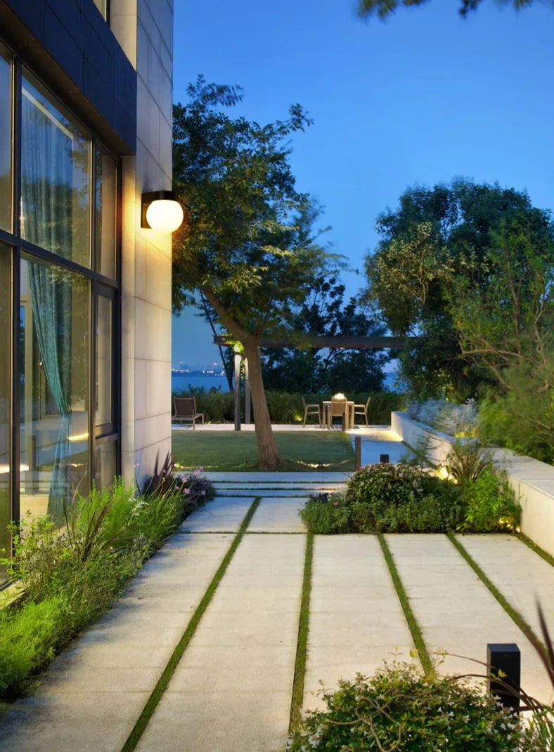 Outdoor Round Black Base Wall Light